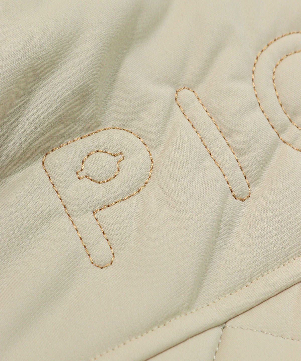 背中側ロゴアップ(ベージュ)