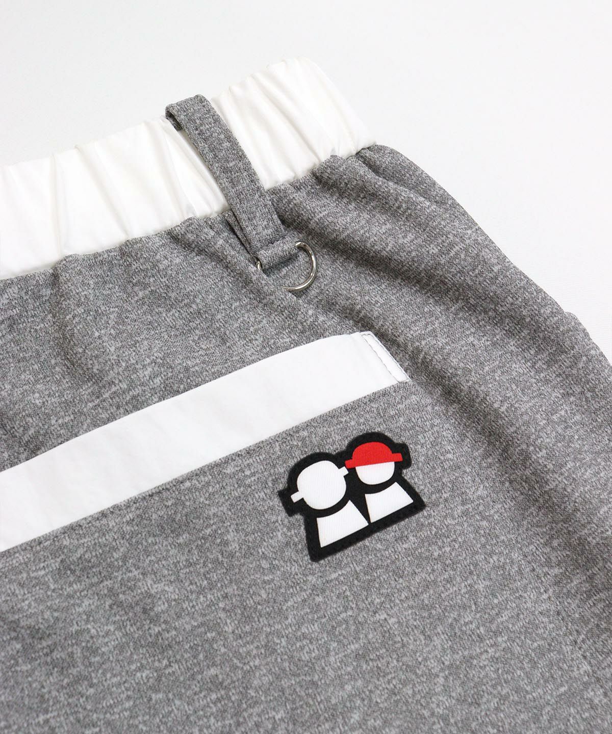 ポケットデザイン部分（グレー）