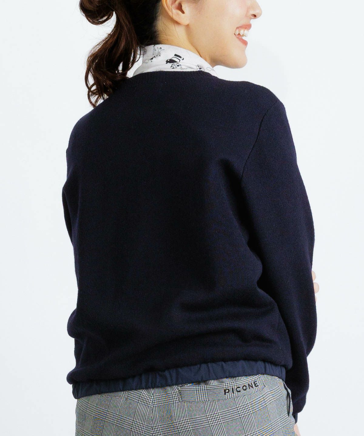 モデル着用画像（ネイビー）