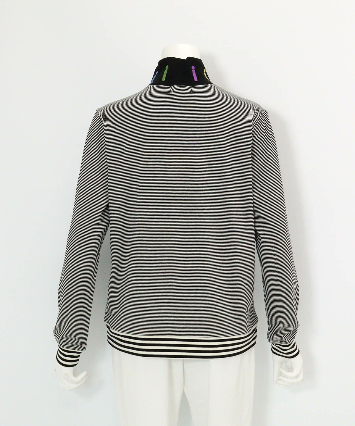 吸湿発熱ボーダー切替プルオーバー(ブラック)後ろ