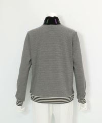 吸湿発熱ボーダー切替プルオーバー(ブラック)後ろ
