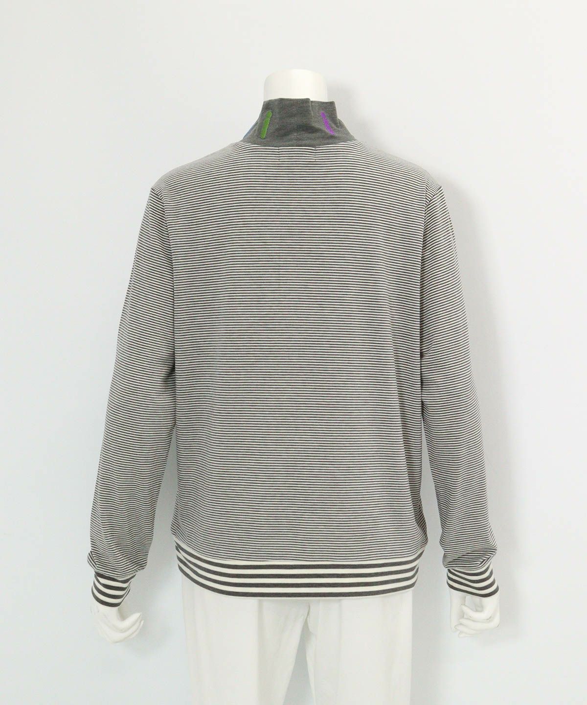 吸湿発熱ボーダー切替プルオーバー(グレー)後ろ