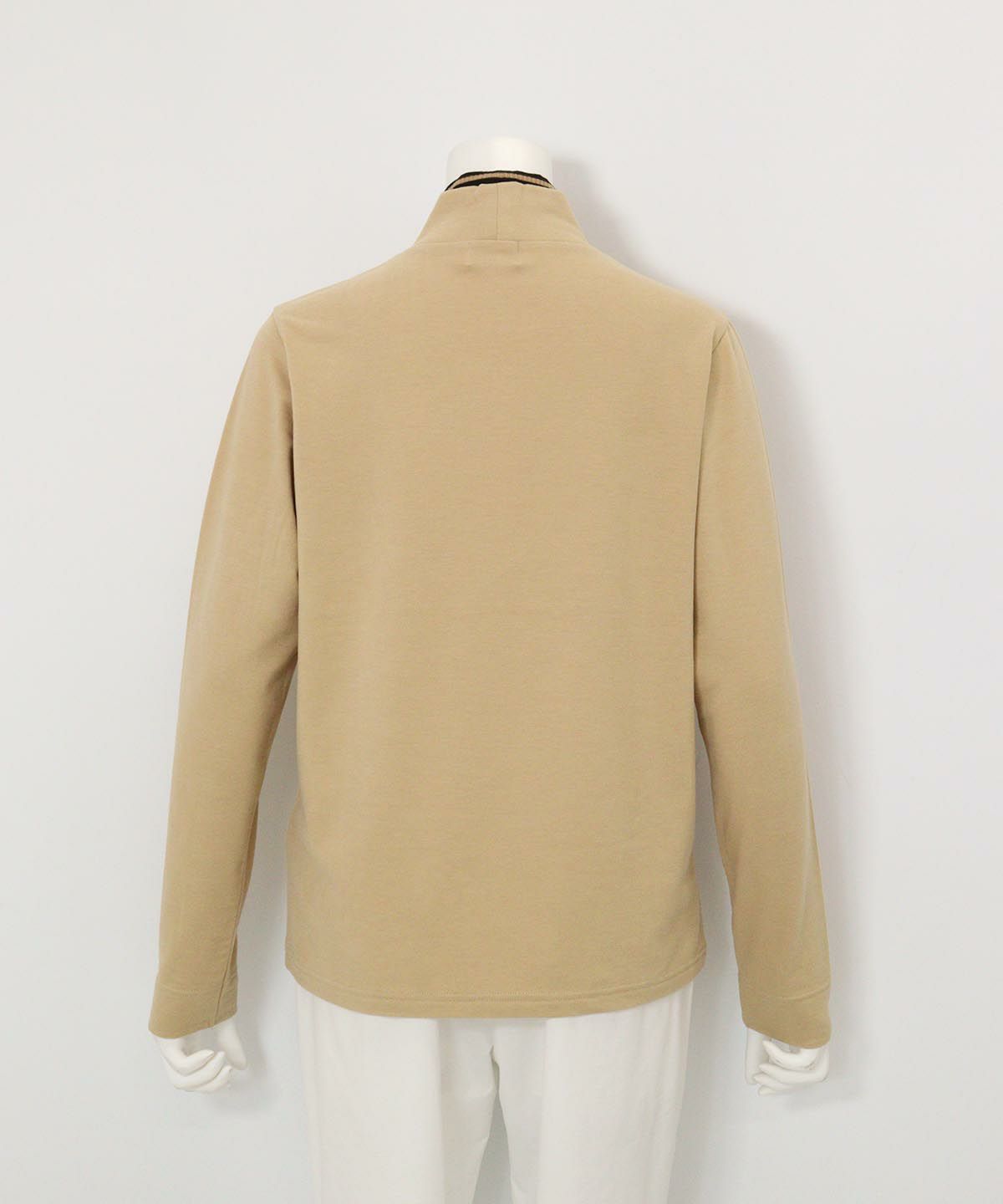 ポイント刺繍保温起毛プルオーバー後（ベージュ）