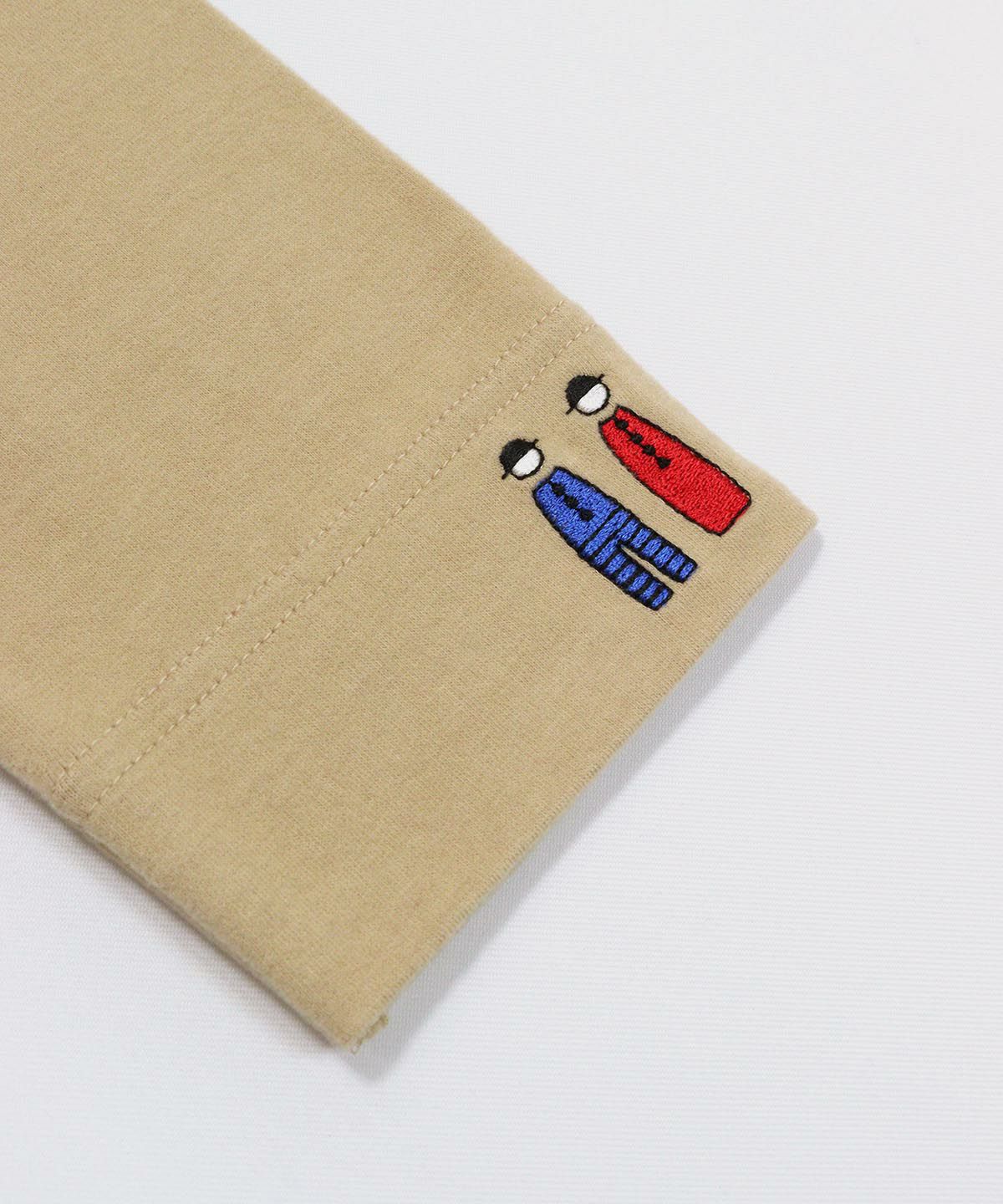 袖口デザイン部分（ベージュ）