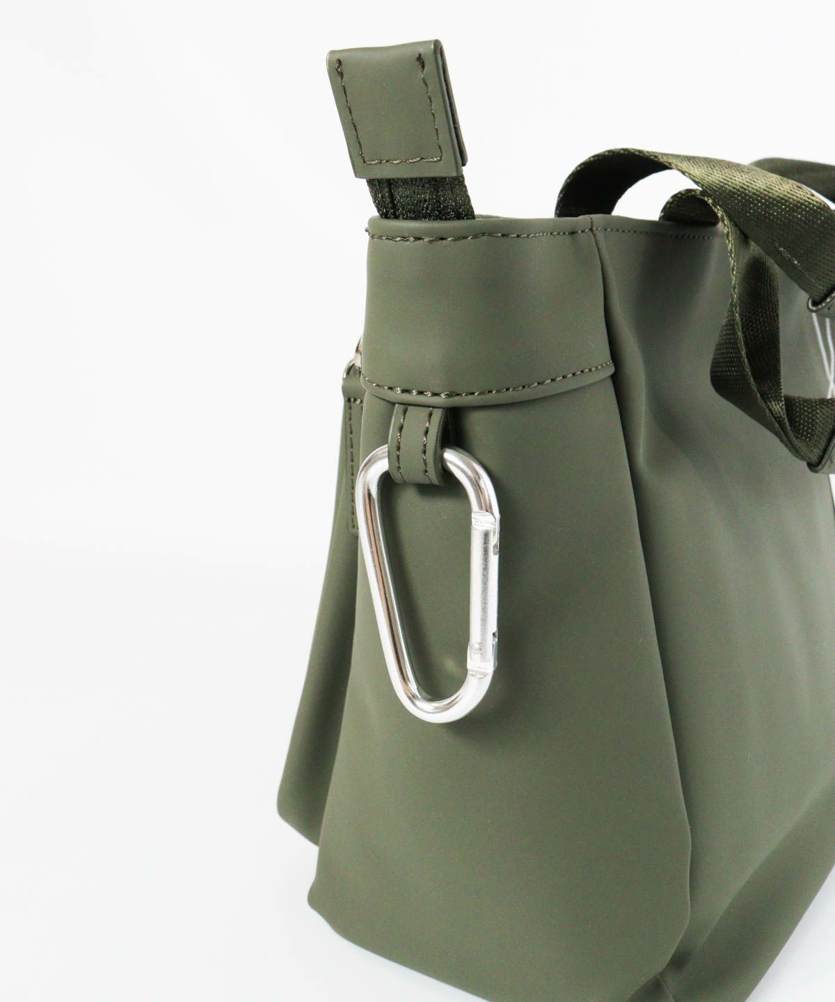 カラビナ部分（カーキ）