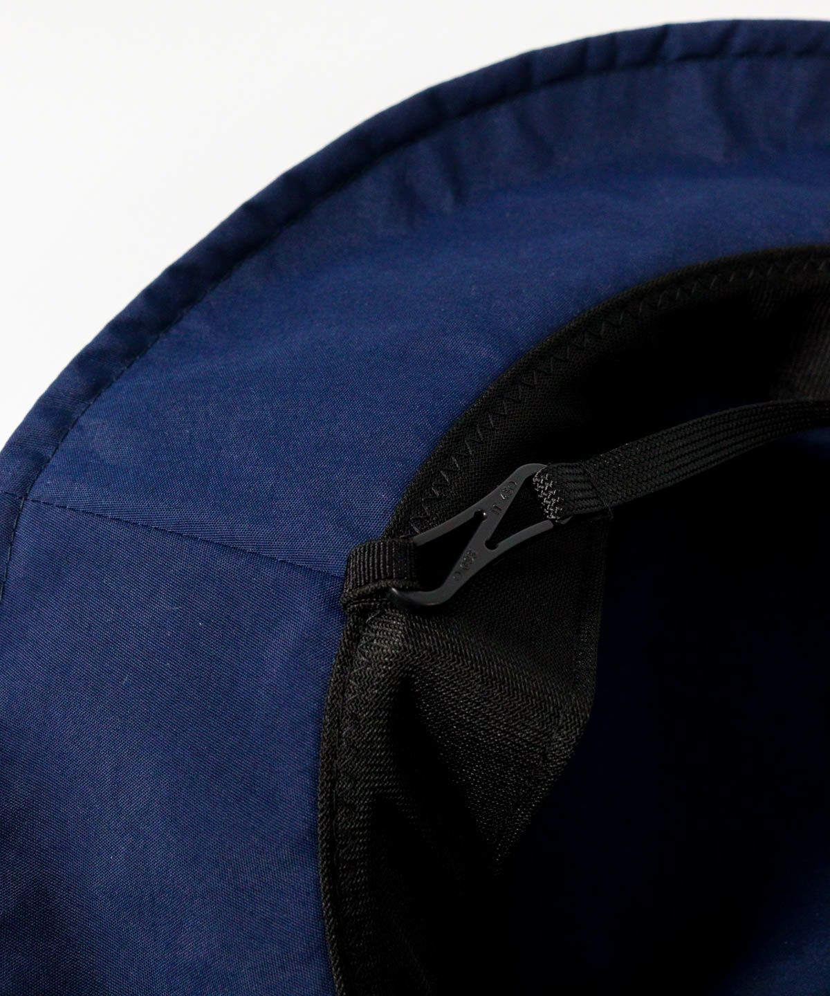 内側部分（ネイビー）