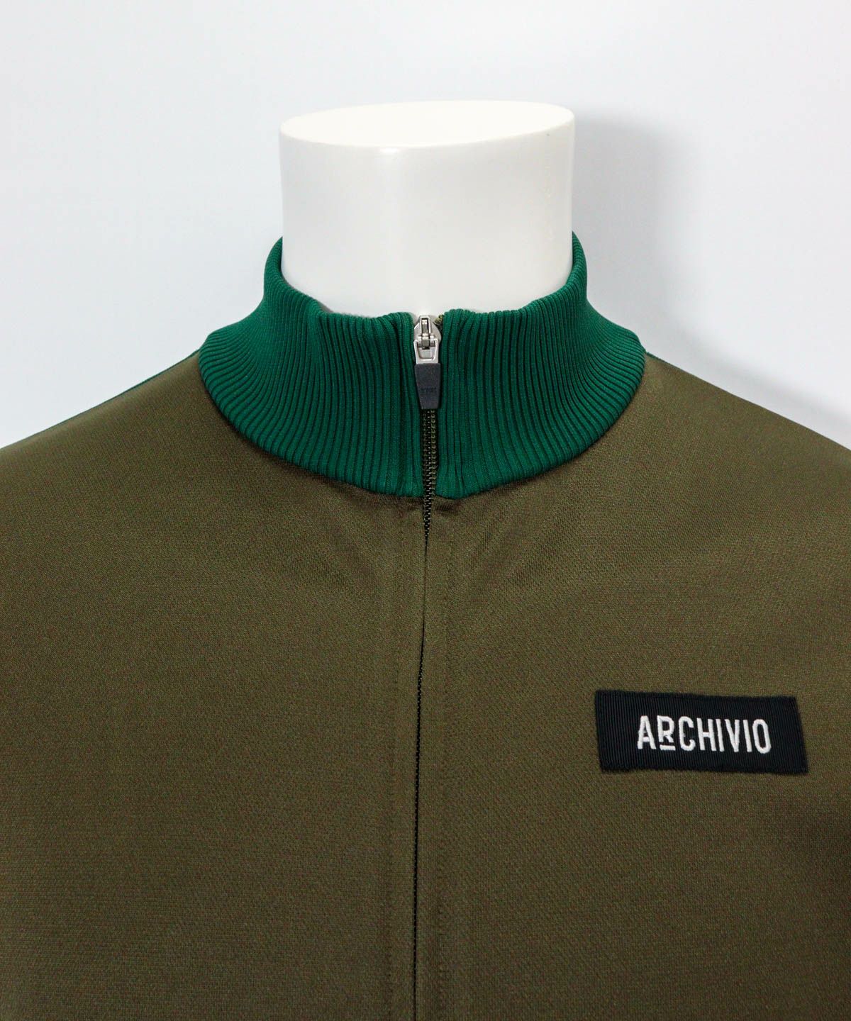 首元部分（グリーン）