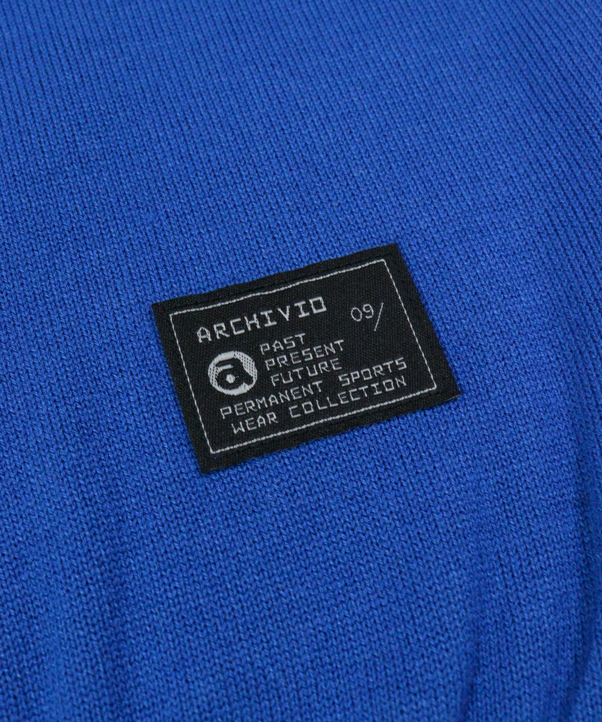 ロゴタグ部分（ブルー）