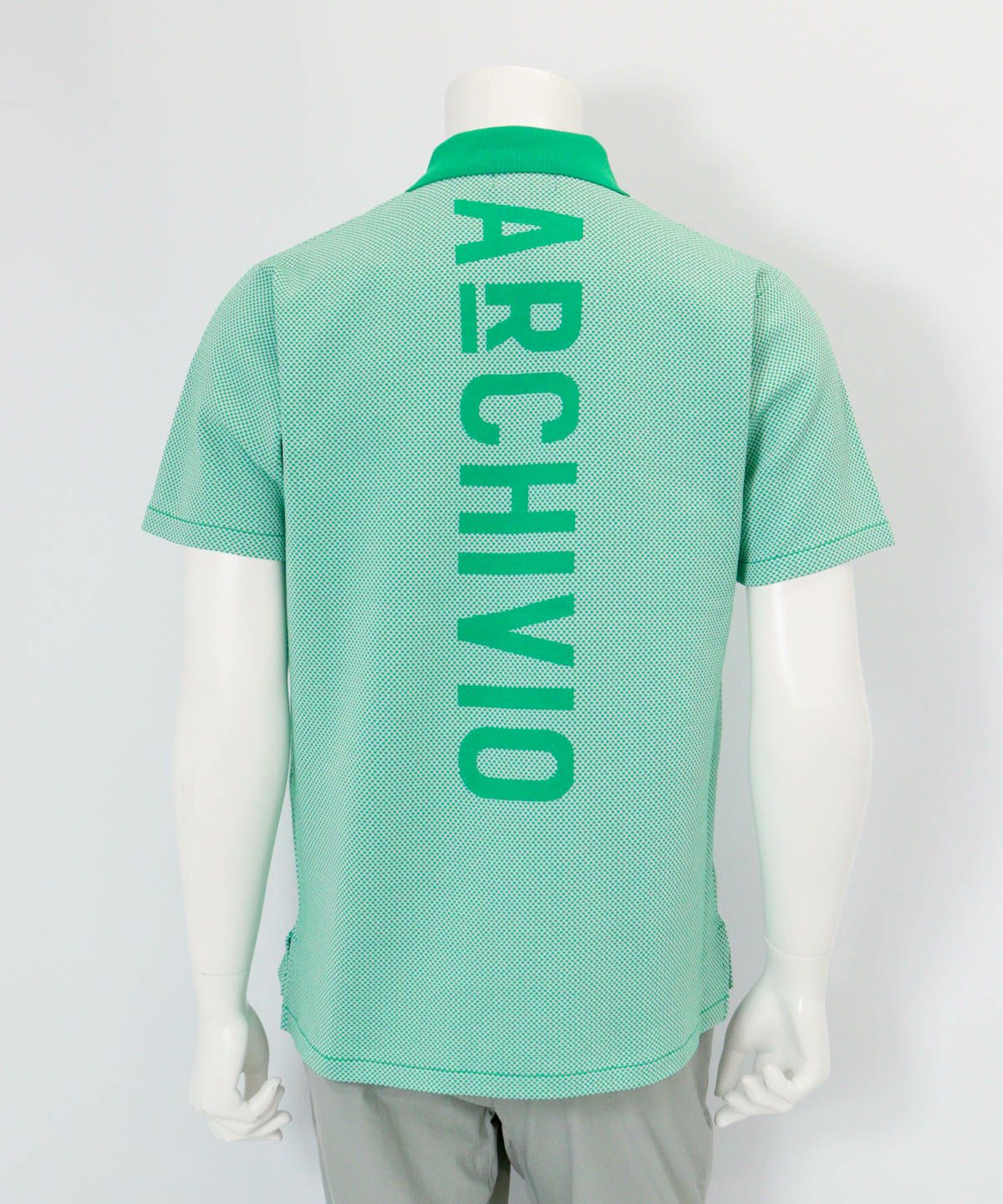 【メンズ】幾何学柄ニットポロシャツ後（グリーン）