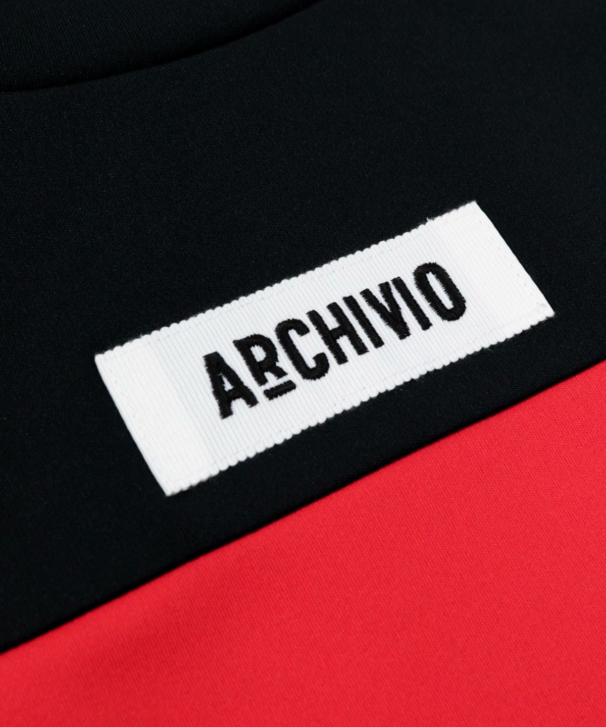 ロゴデザイン部分（レッド）