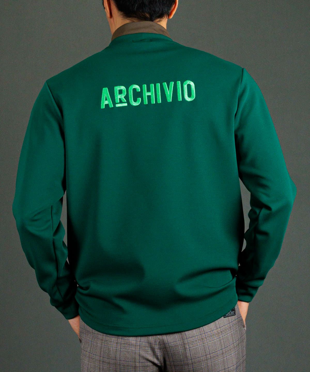 モデル着用画像（グリーン）