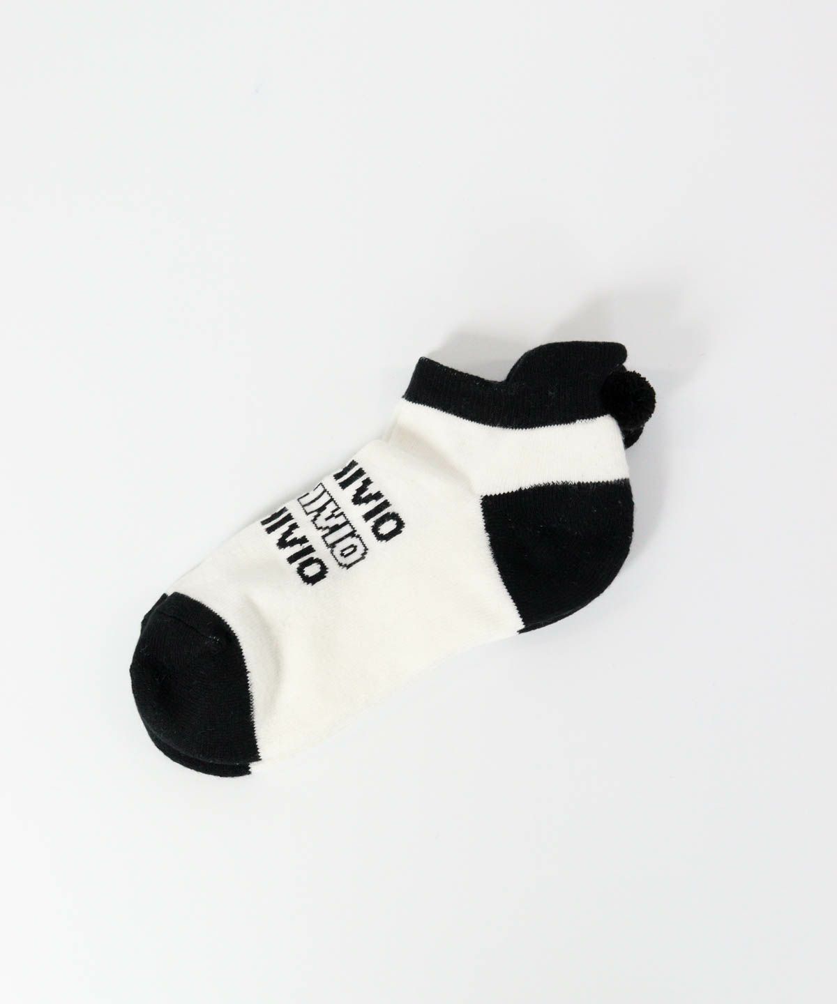 ポンポンつきショートソックス（ブラック）