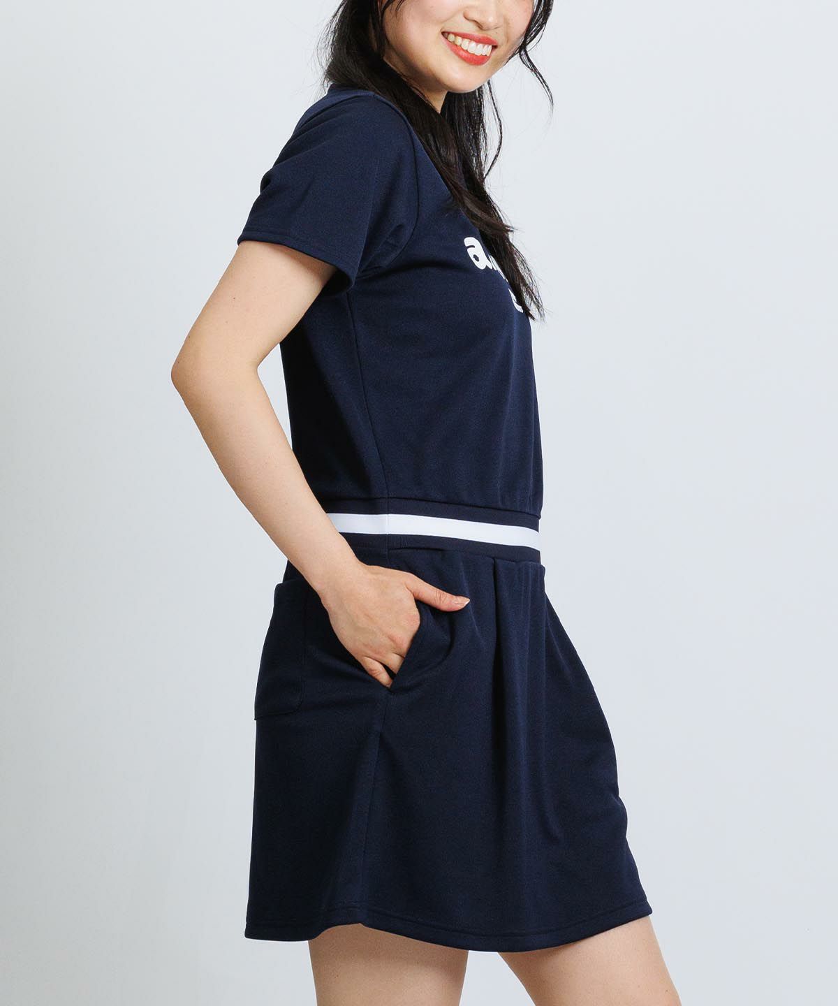 モデル着用画像（ネイビー）