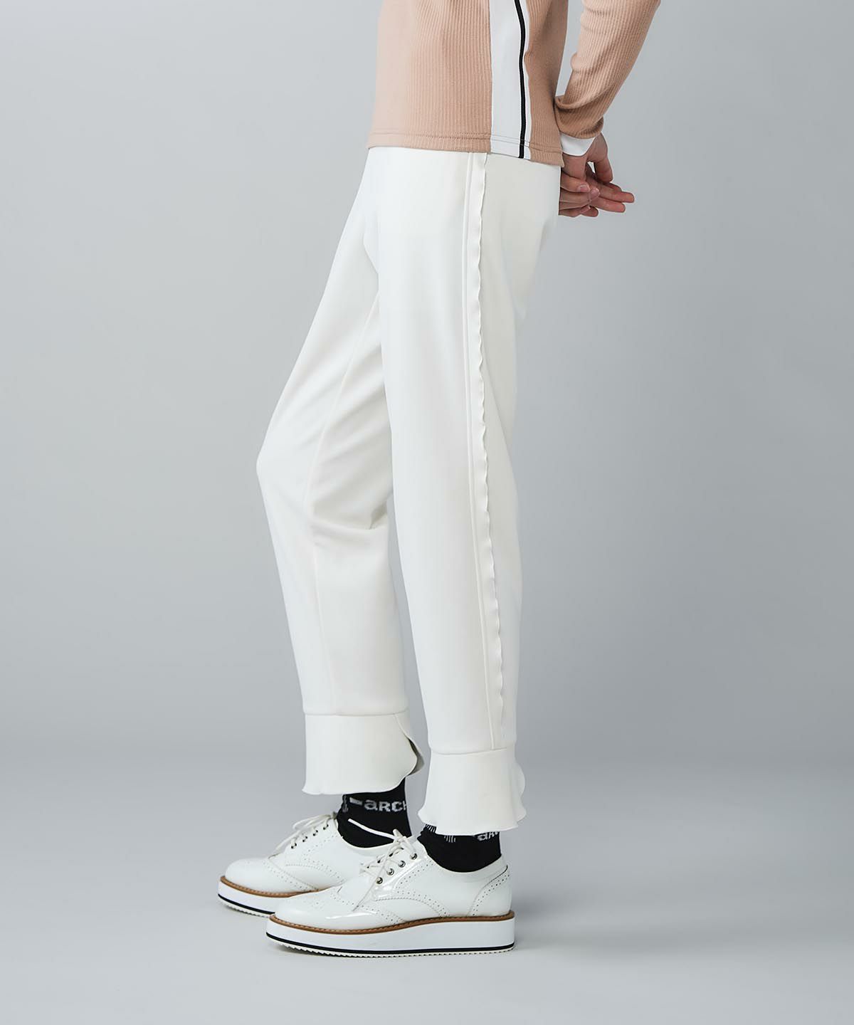 モデル着用画像（ホワイト）