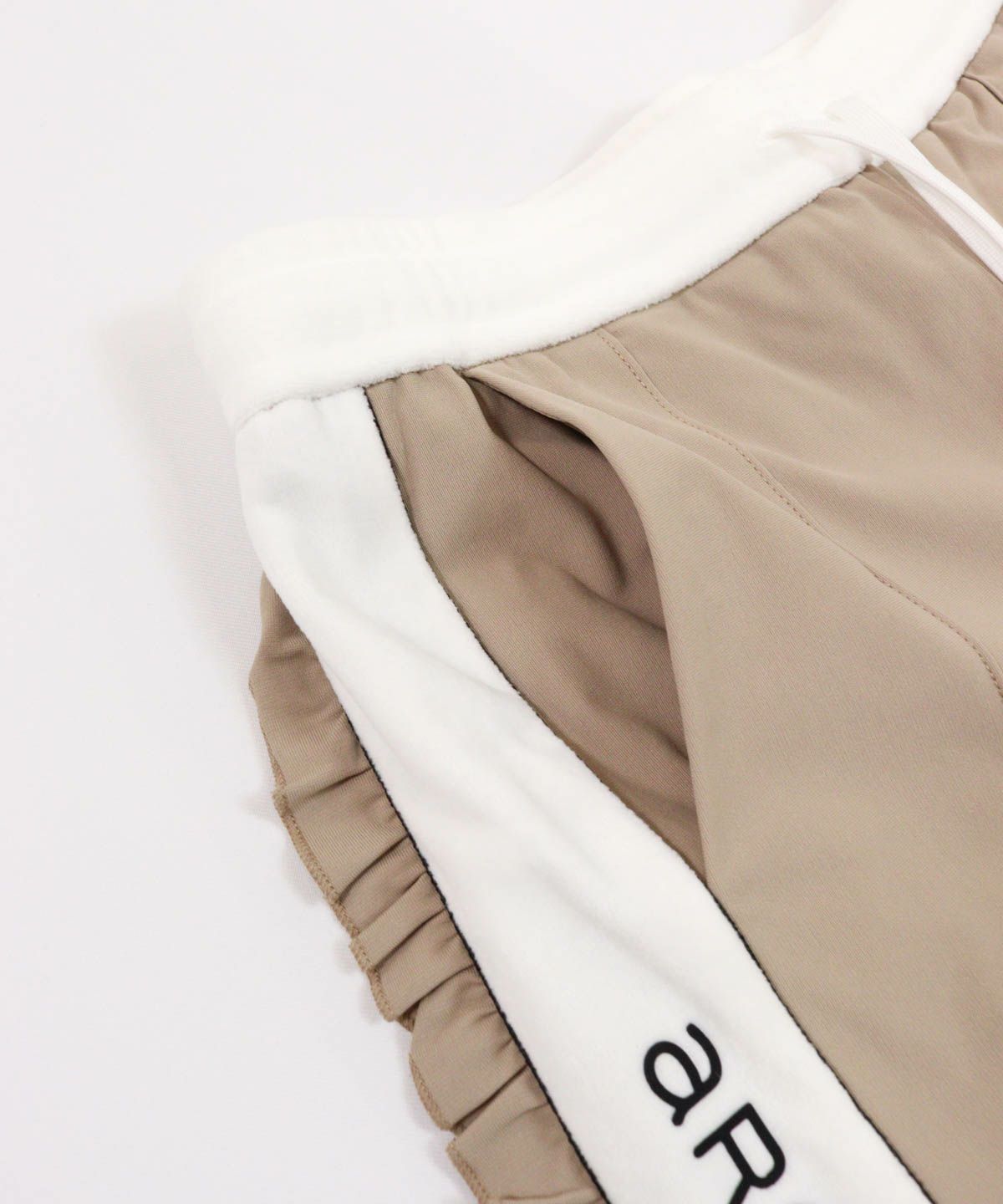 ポケット部分（ベージュ）