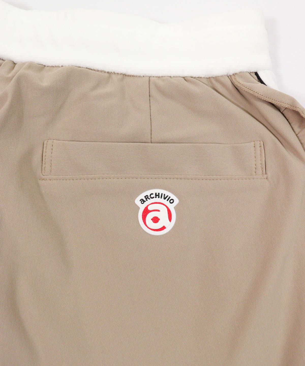 後ポケット部分（ベージュ）