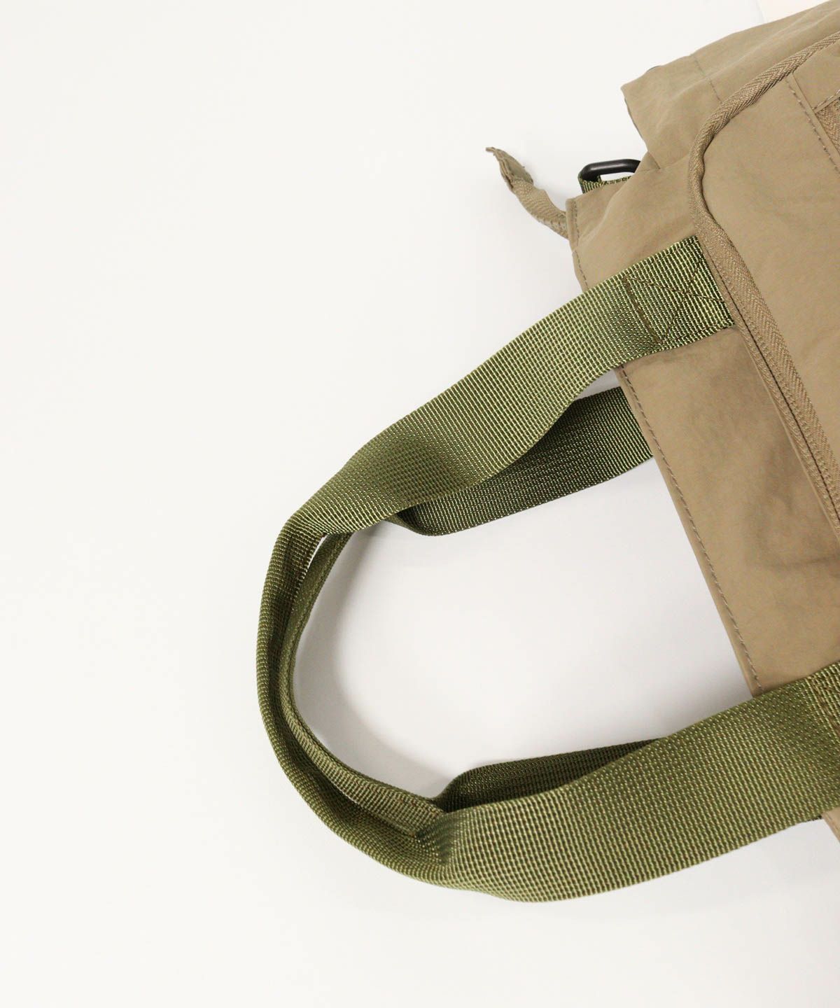 持ち手部分（カーキ）