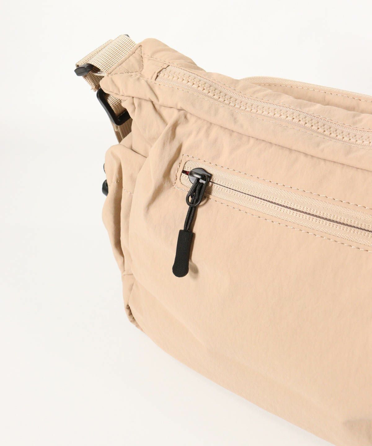 ファスナー部分（ベージュ）