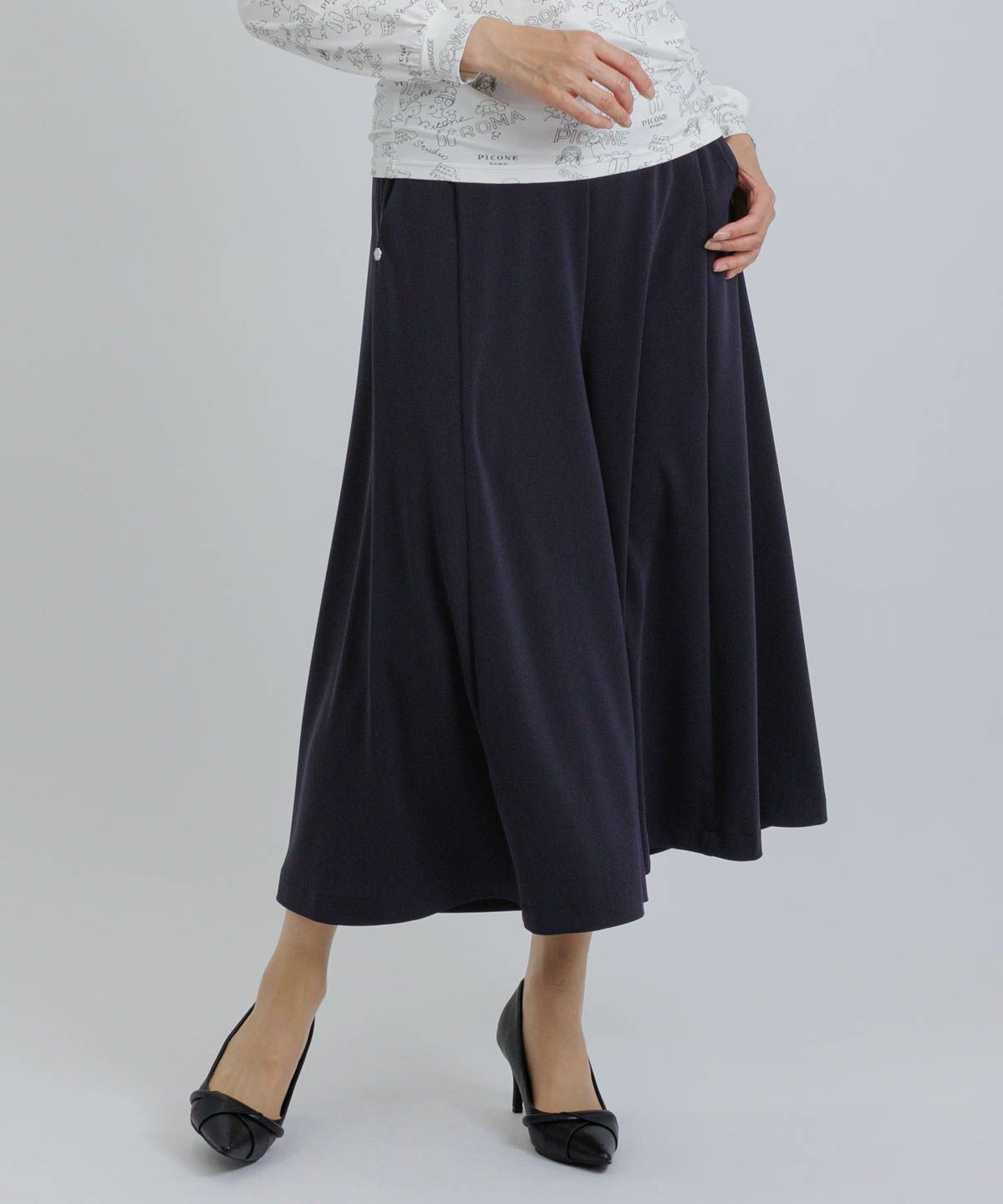 モデル着用画像（ネイビー）