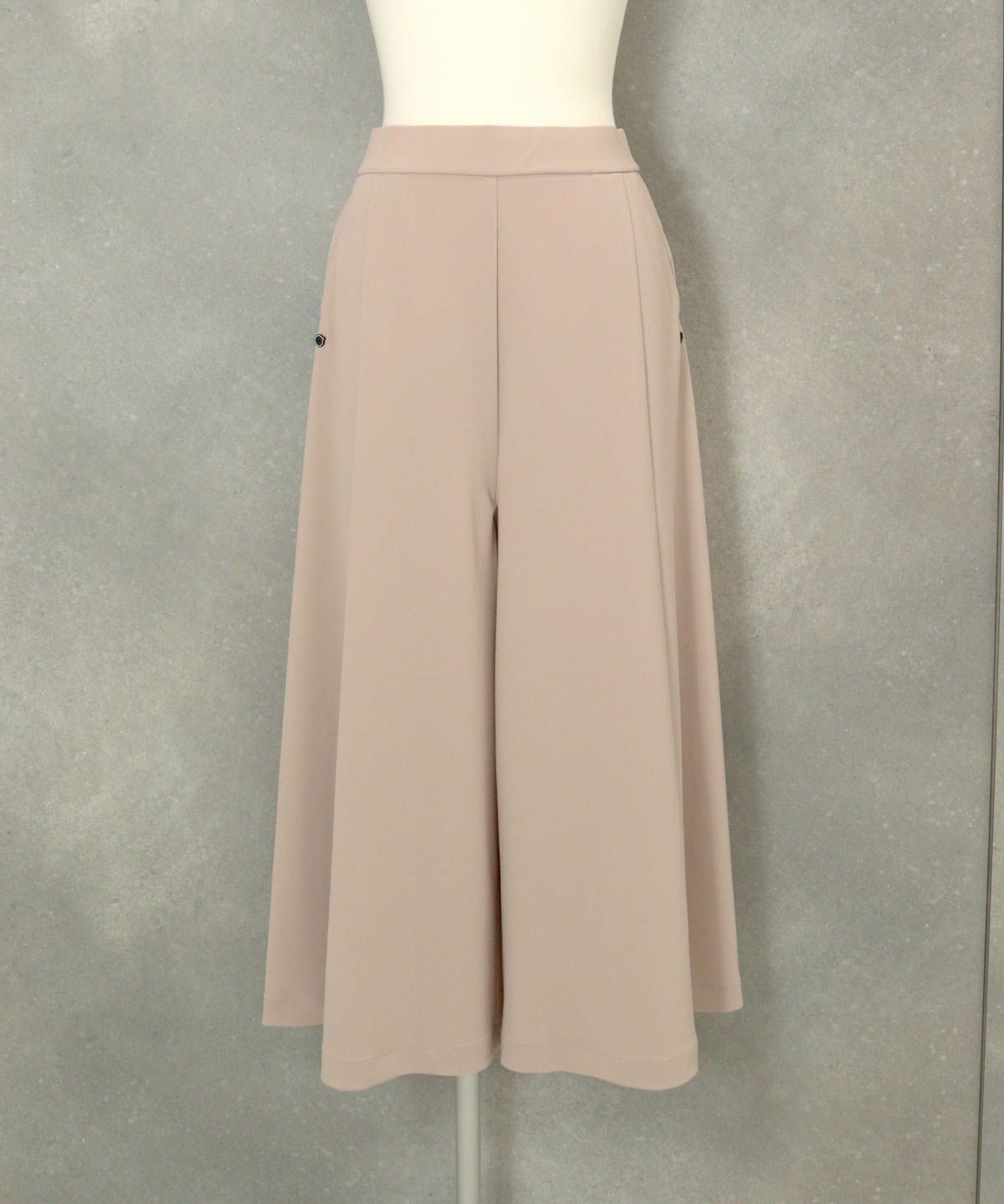 マットポンチ八分丈ワイドパンツ（ピンクベージュ）