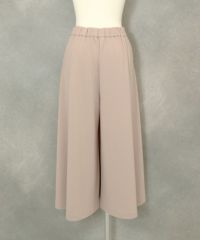 マットポンチ八分丈ワイドパンツ後（ピンクベージュ）