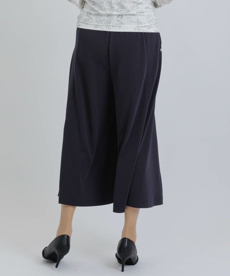 モデル着用画像（ネイビー）