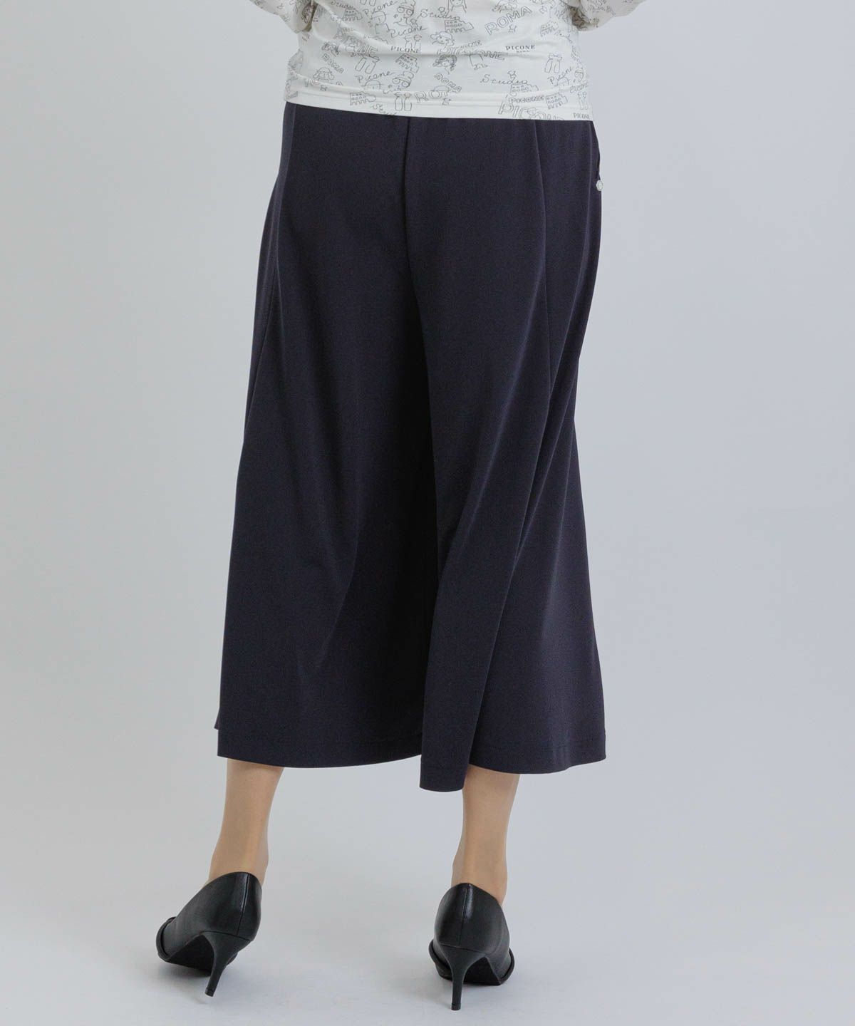 モデル着用画像（ネイビー）