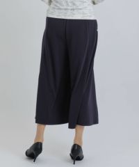 モデル着用画像（ネイビー）