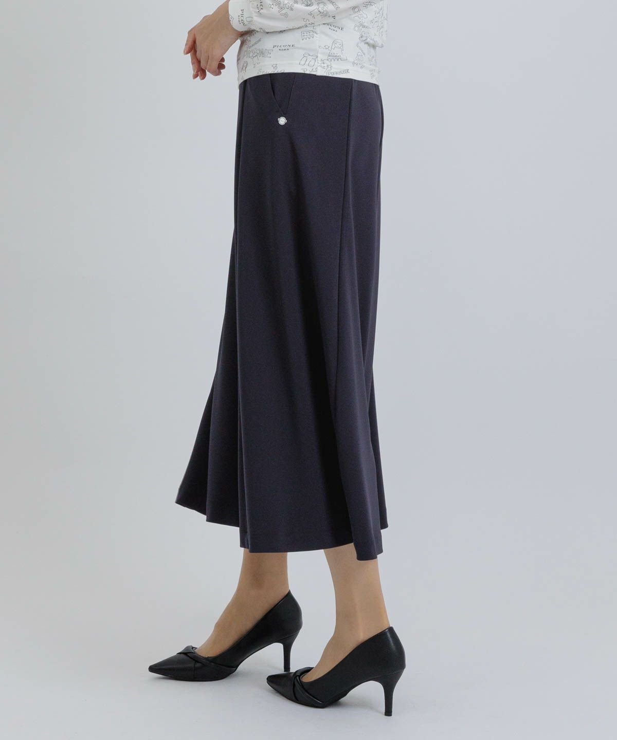 モデル着用画像（ネイビー）