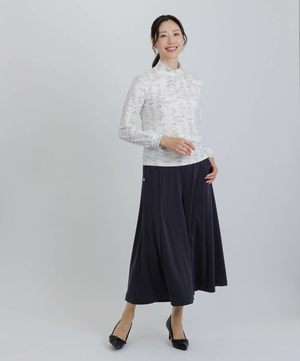 モデル着用画像（ネイビー）