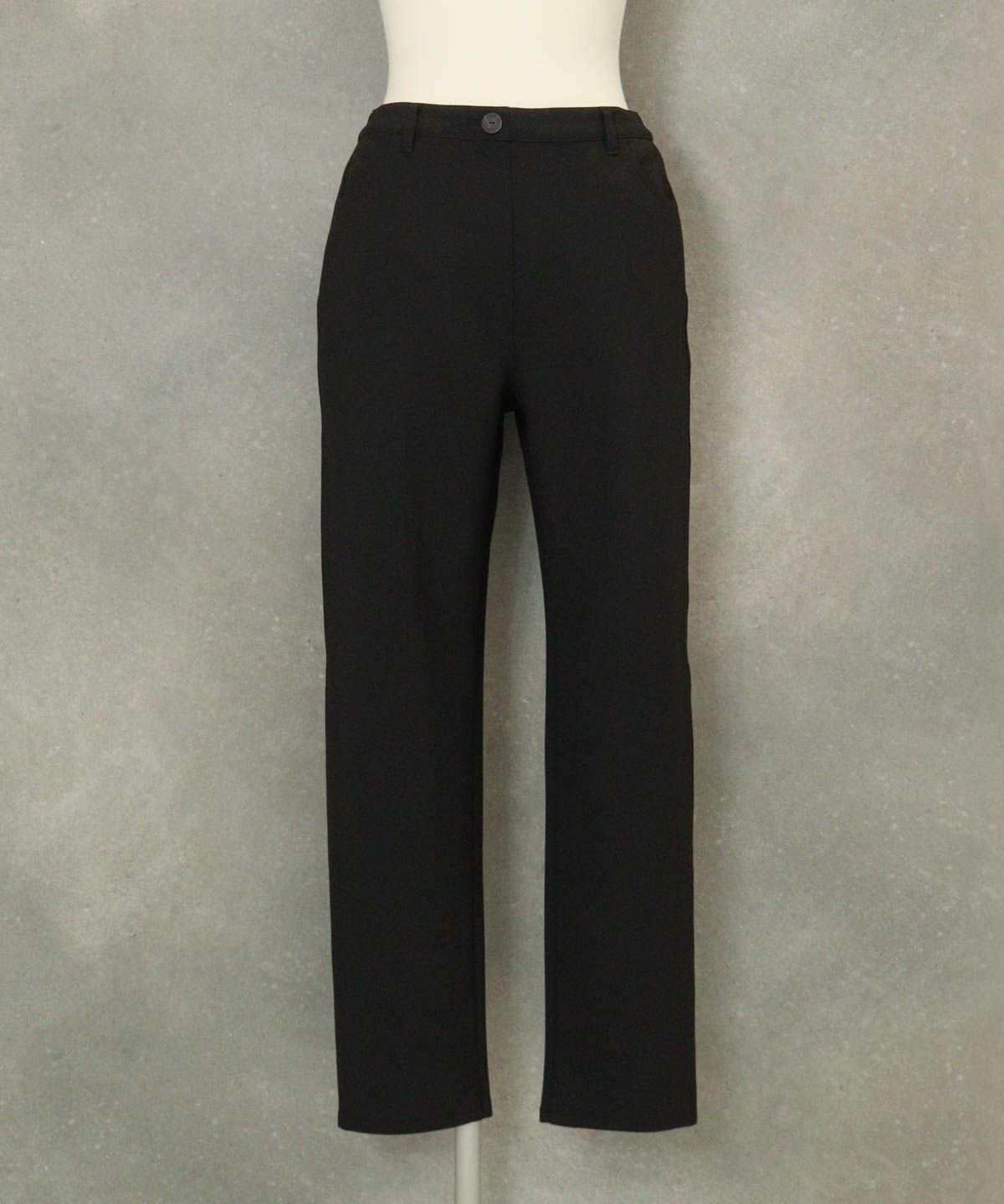 ベーシックテーパードパンツ（ブラック）