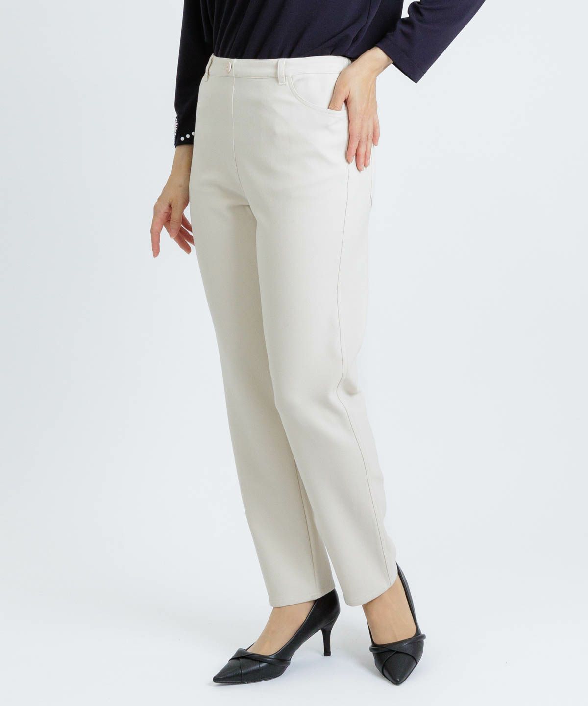 モデル着用画像（ベージュ）