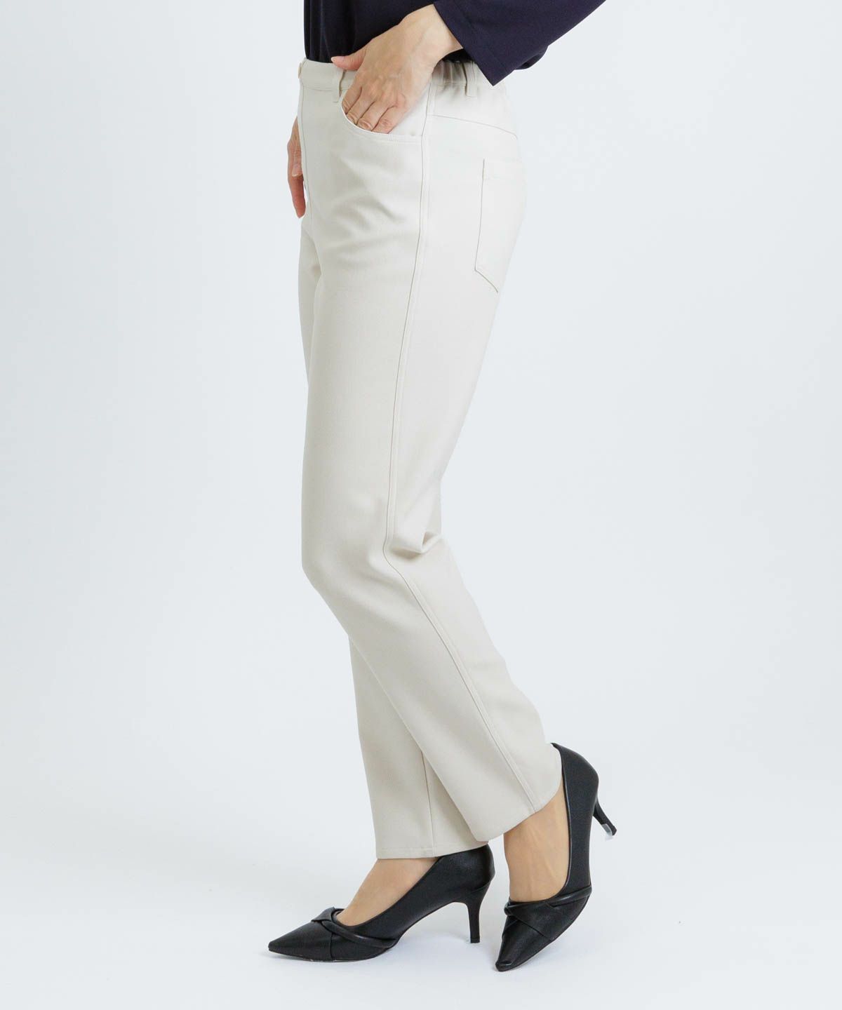 モデル着用画像（ベージュ）