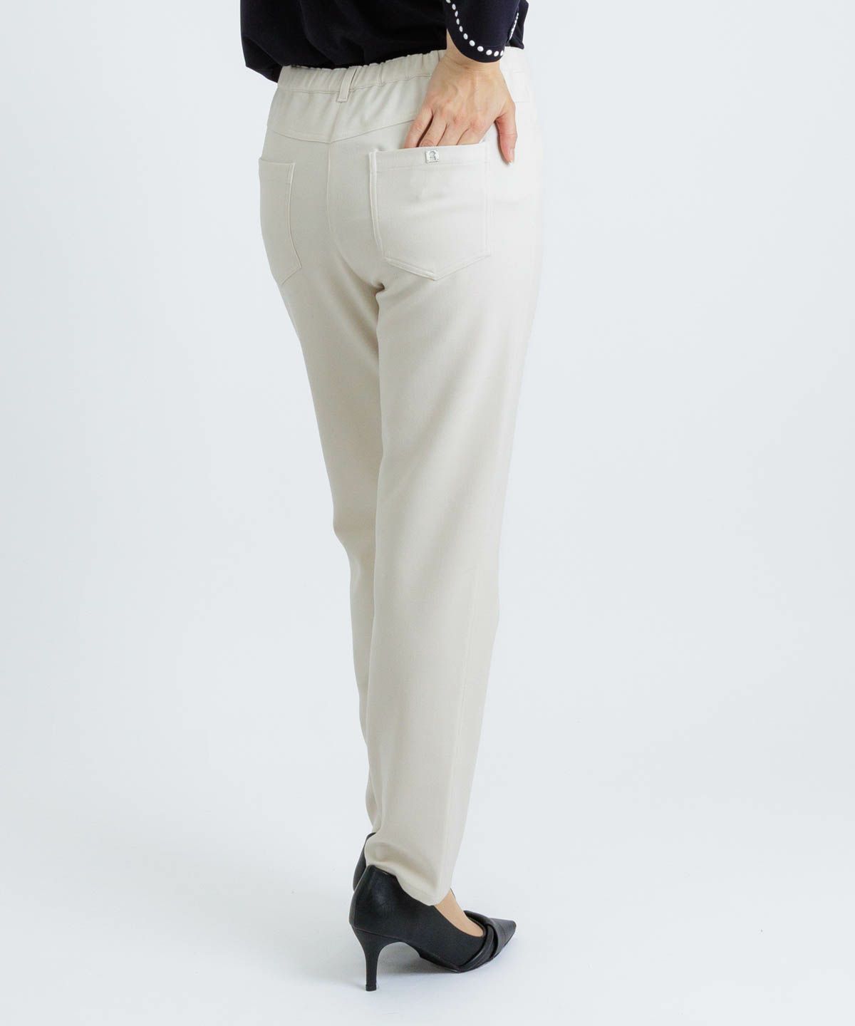 モデル着用画像（ベージュ）