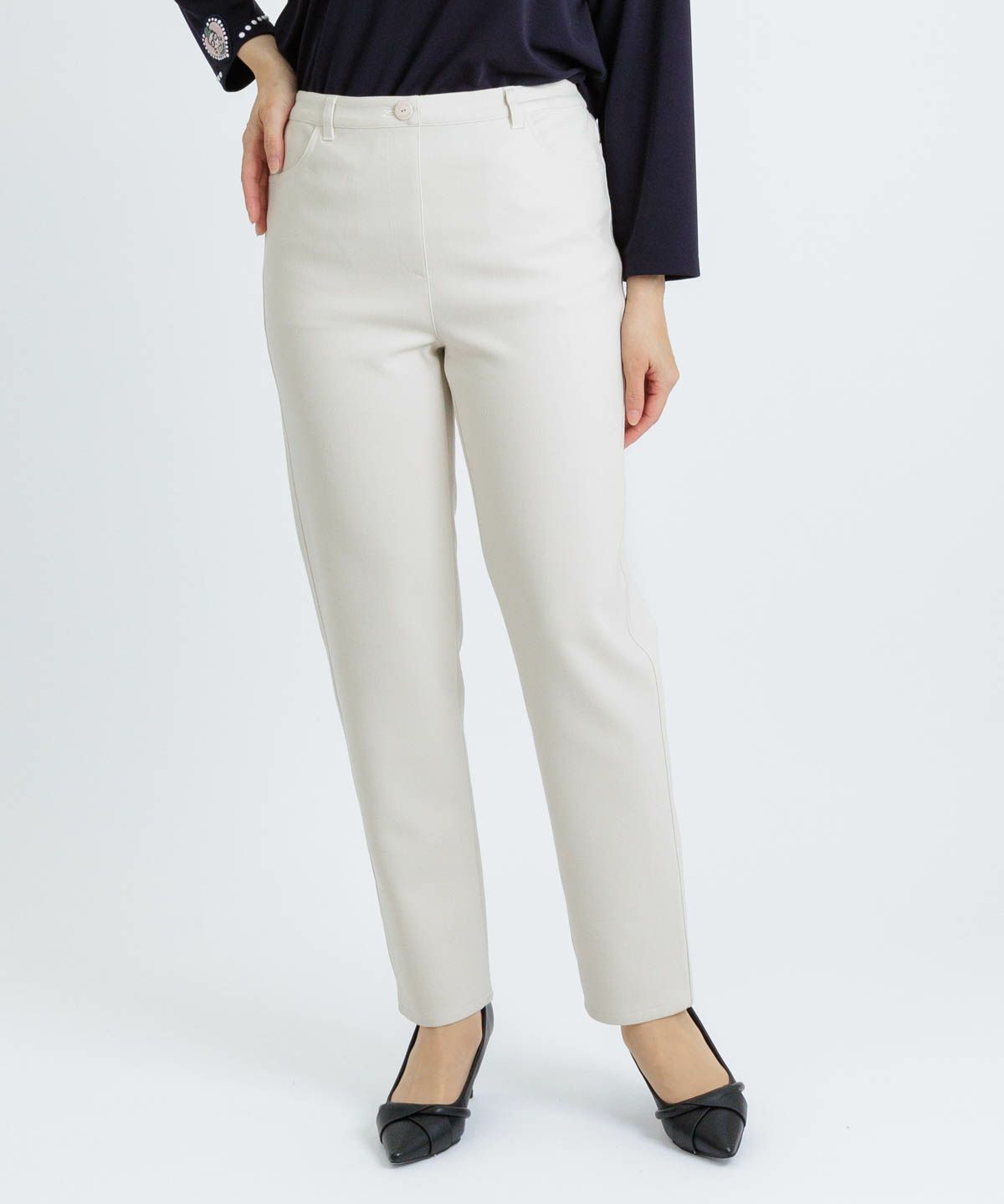 モデル着用画像（ベージュ）