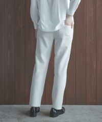 モデル着用画像（ベージュ）