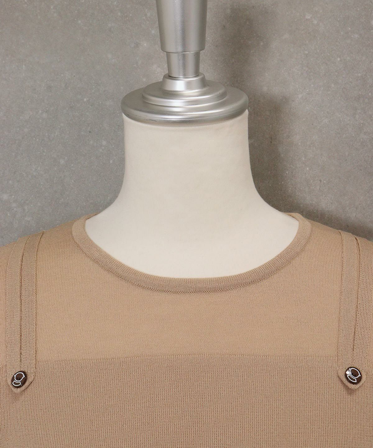 首元(ベージュ)