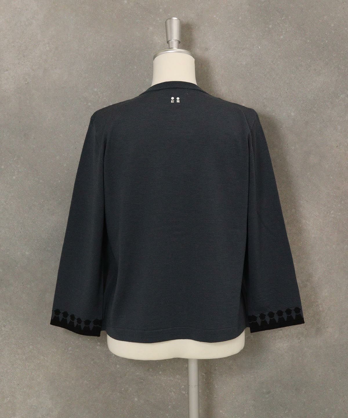 ウール100％アンサンブル風2WAYニット(グレー)後ろ