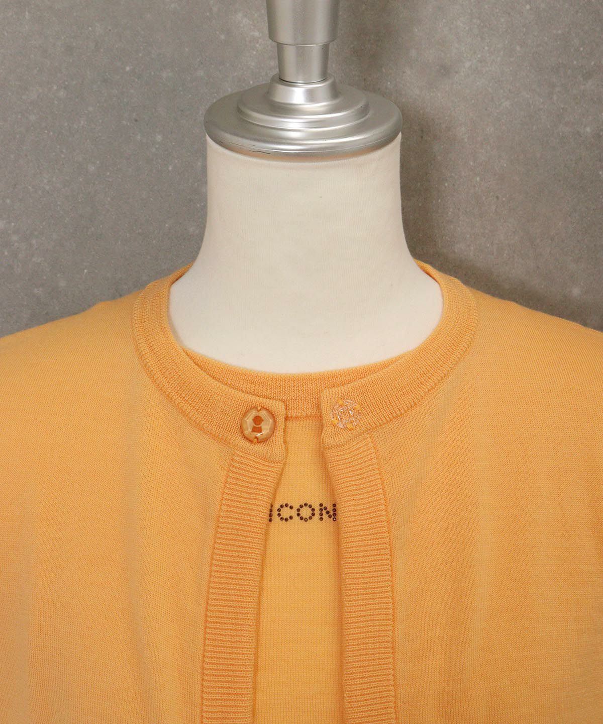 首元(ライトオレンジ)