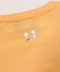 首元後ろアップ(ライトオレンジ)