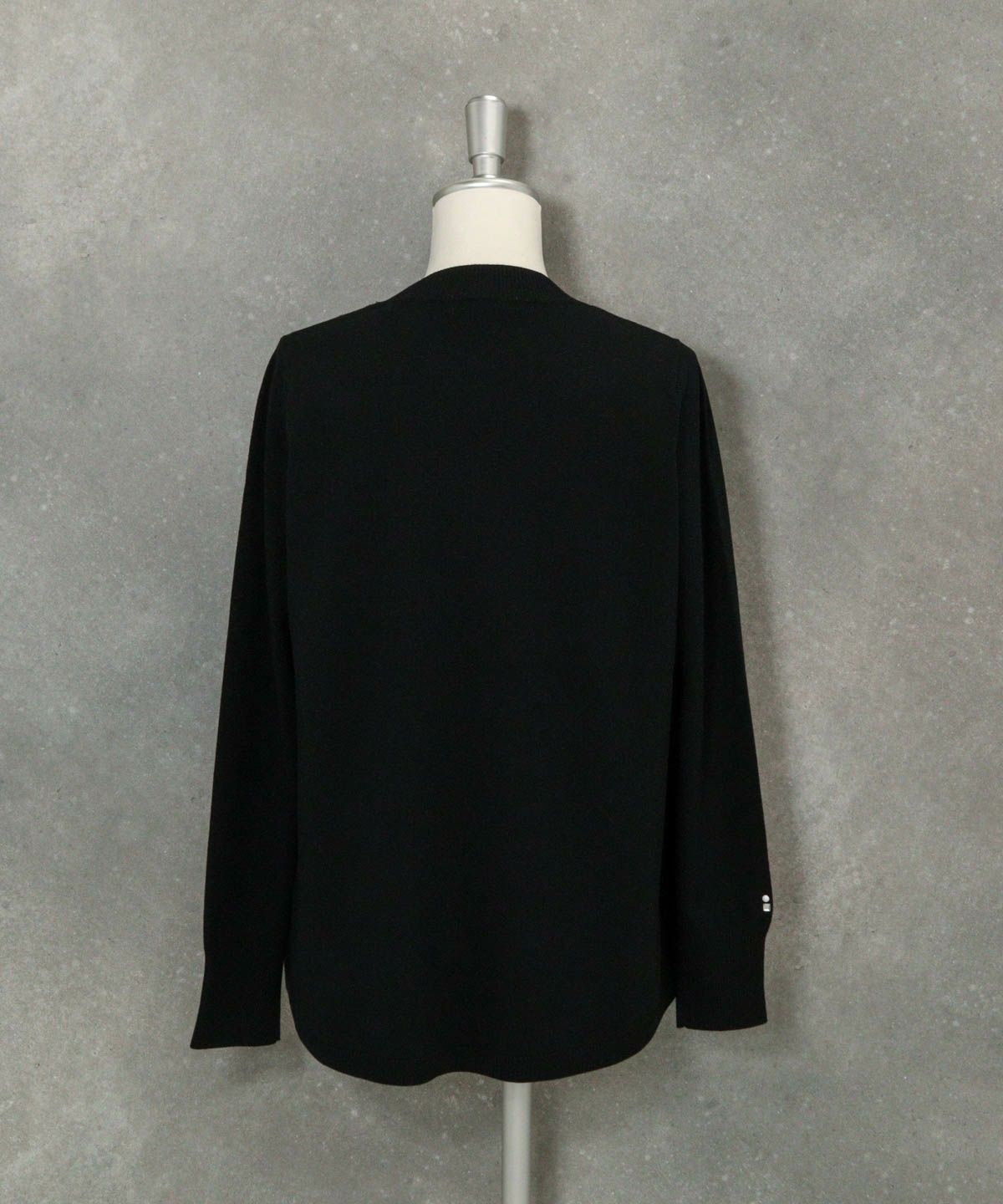 フロッキーロゴニット（ブラック）後ろ