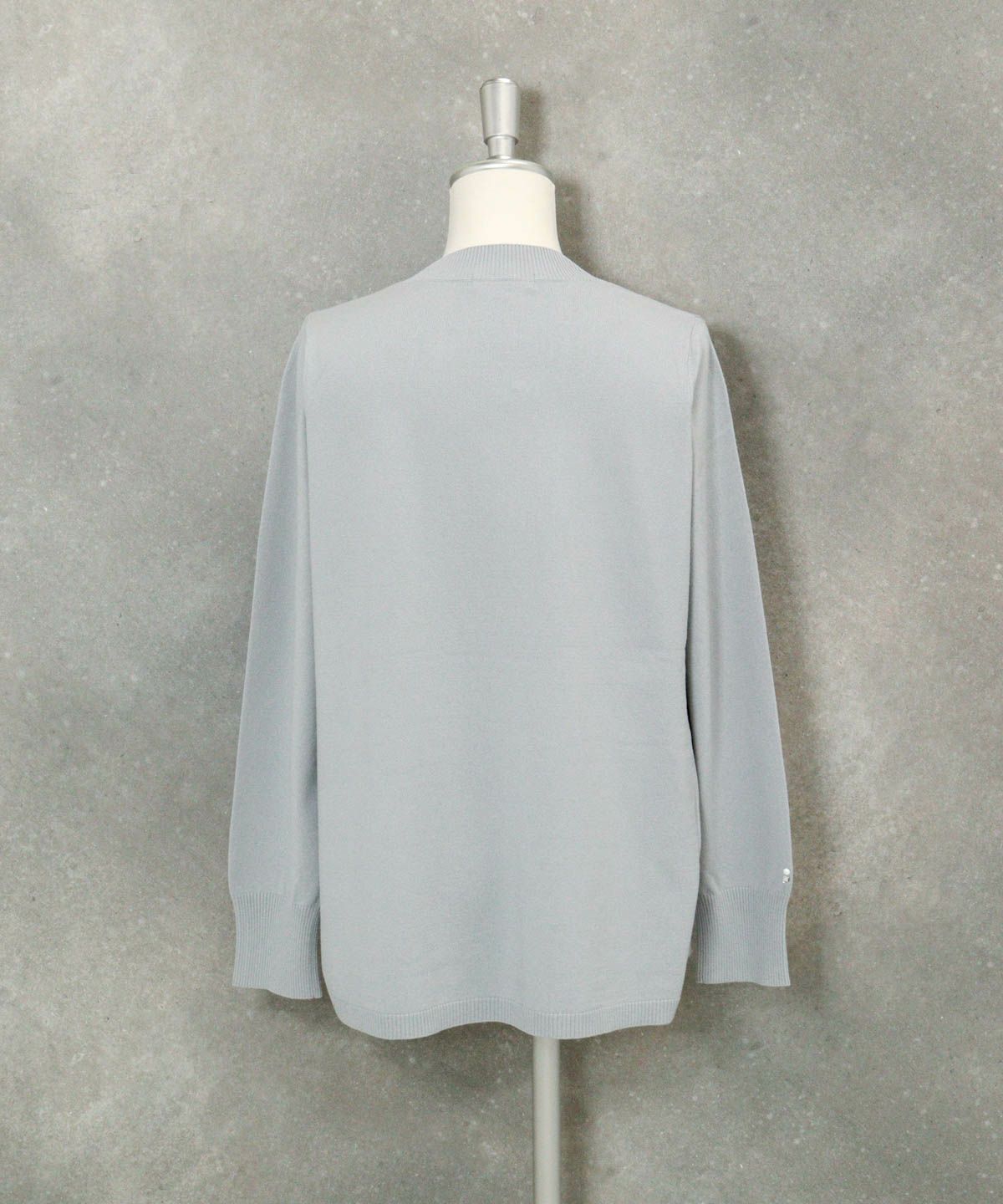 フロッキーロゴニット（ライトグレー）後ろ