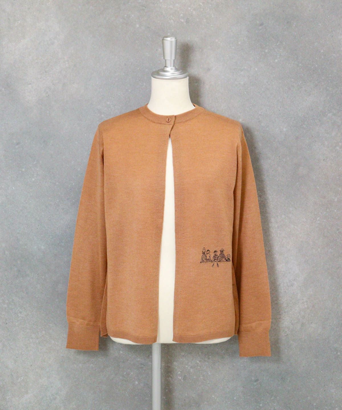 アンサンブル風2WAY刺繍ニット（キャメル）