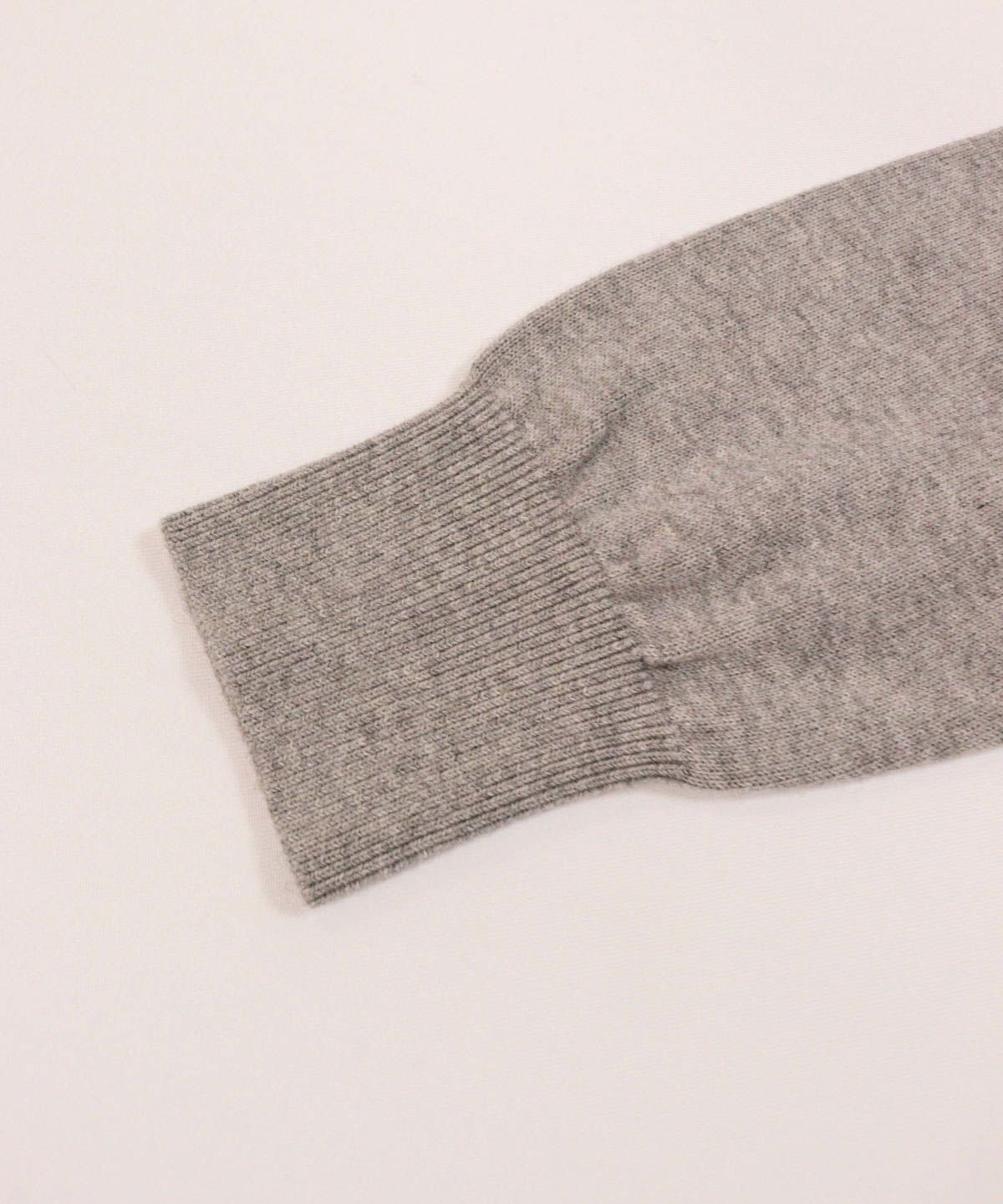 袖口（グレー）