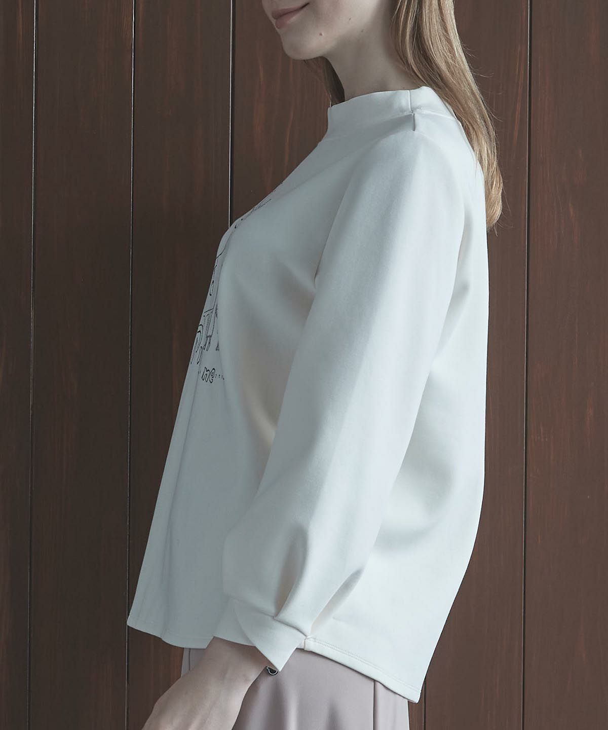 モデル着用画像（ホワイト）