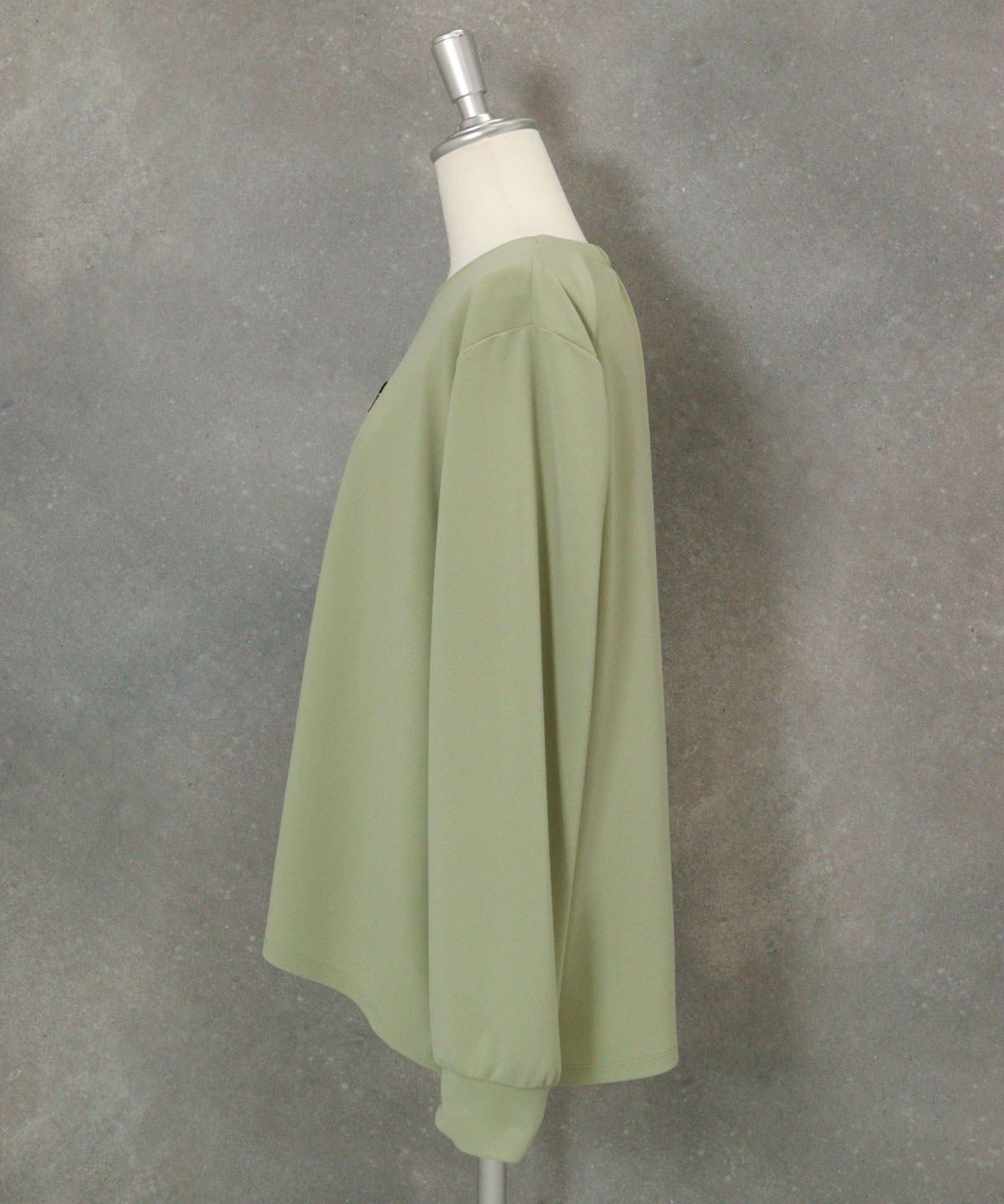 刺繍ポンチプルオーバー横（グリーン）