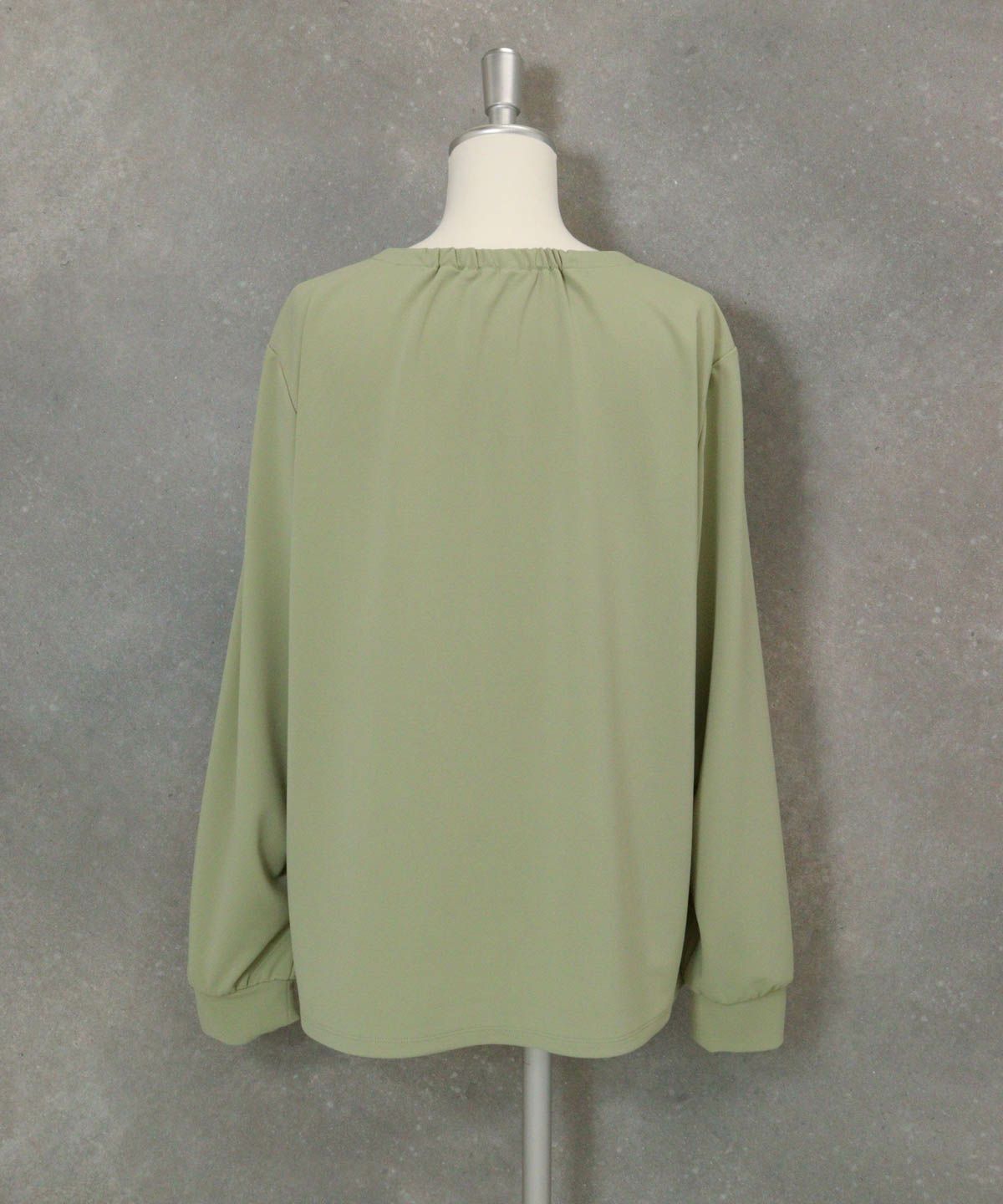 刺繍ポンチプルオーバー後（グリーン）