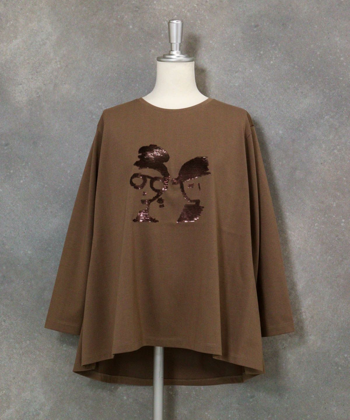 スパンコールイレギュラーヘムプルオーバー（ブラウン）