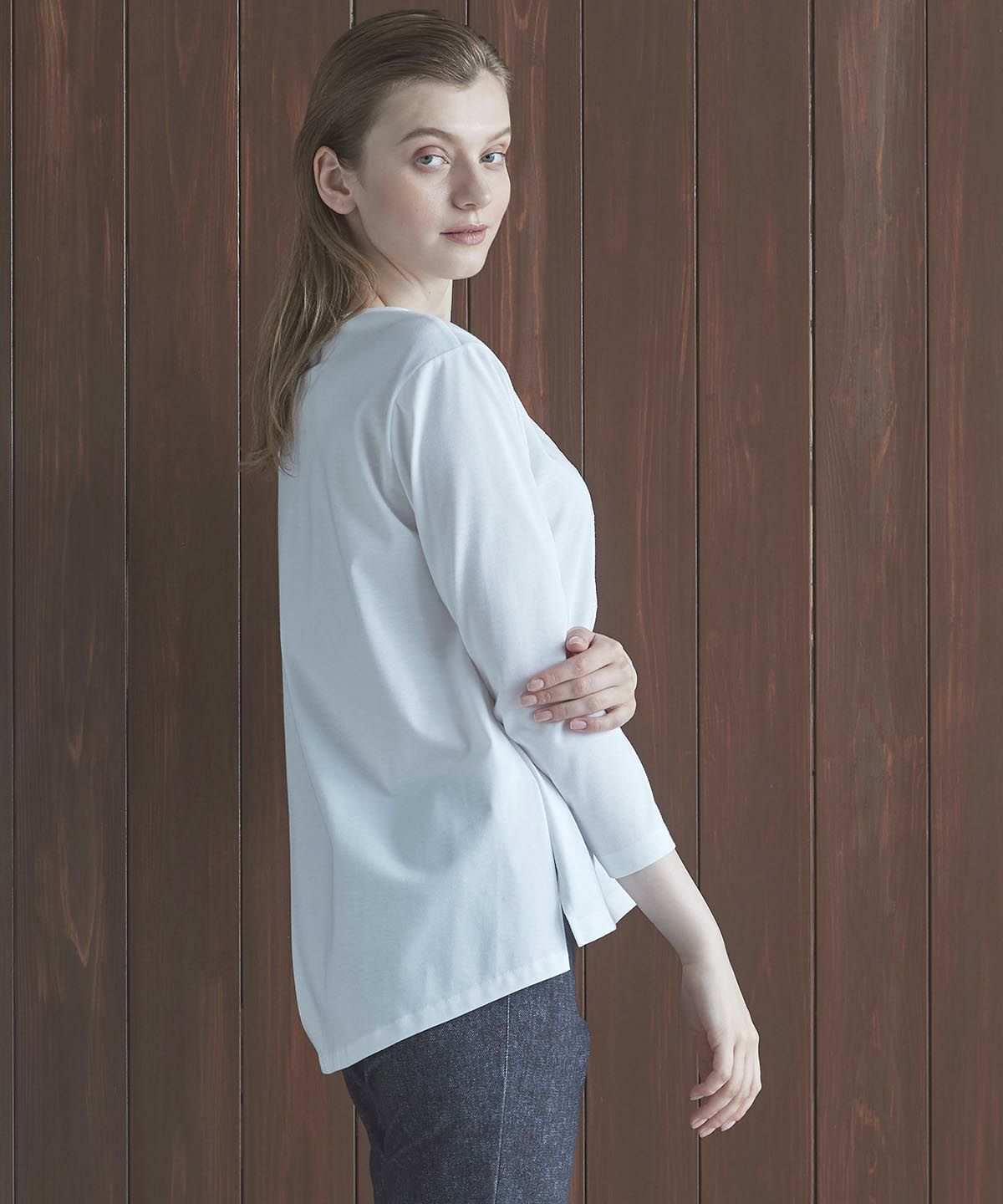 モデル着用画像（ホワイト）