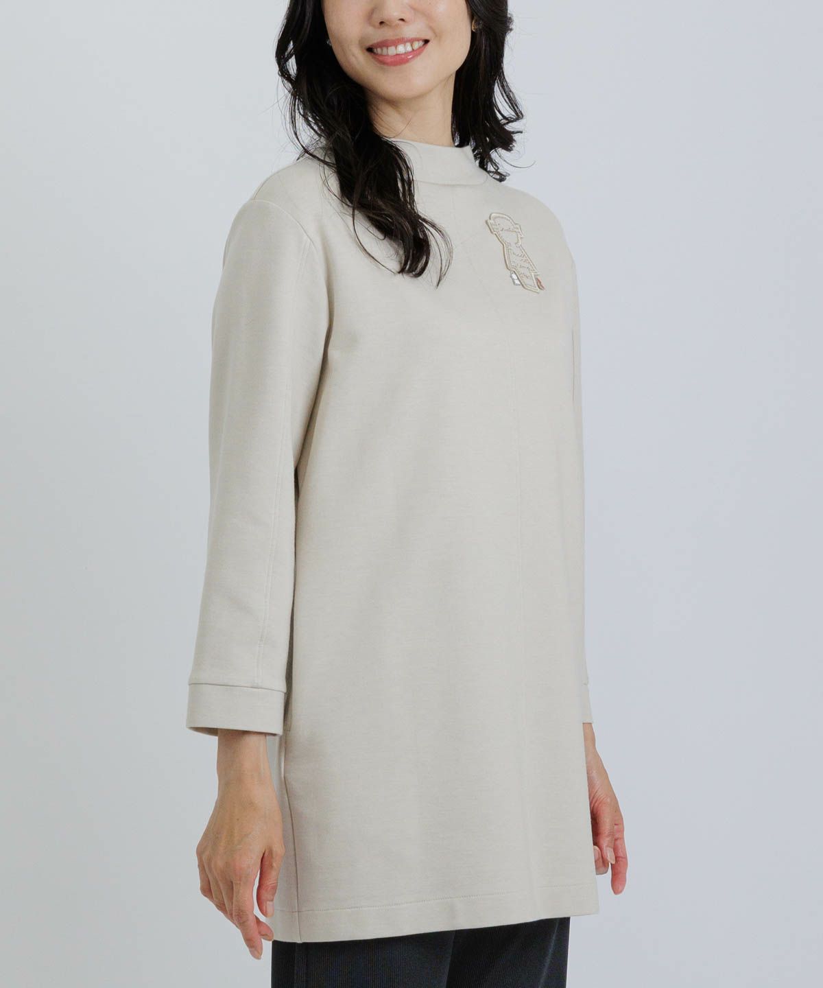 モデル着用画像（ベージュ）